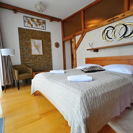 Hrebienok, Apartmán *